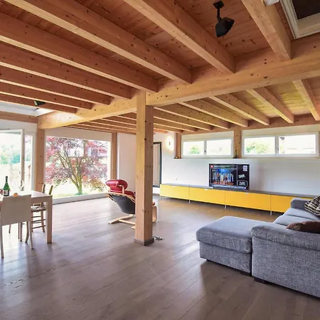 2 Bedroom Gorgeous In Feltre
